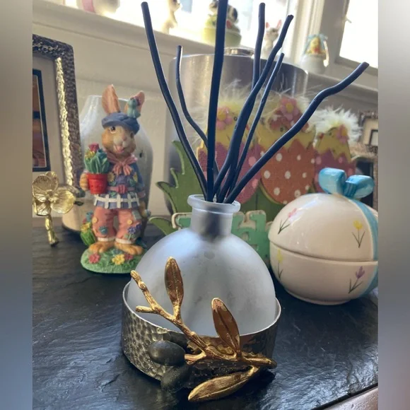 Michael Aram Silver Frosted Glass Reed Diffuser with Gold Olive Accent - Picture 2 of 3